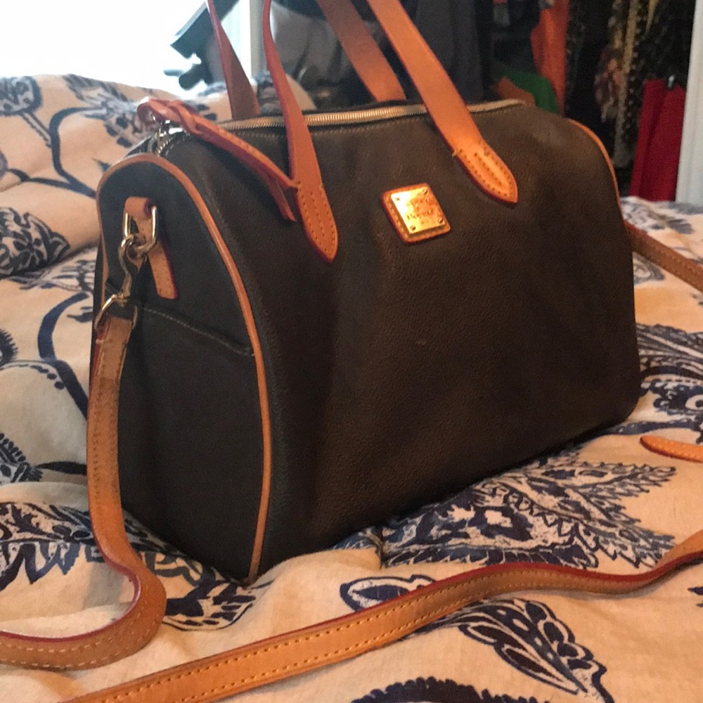 Authentic Downey & Burke shoulder bag/purse